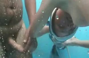 Plantureuse Noeru Fujiki a meilleure site porn son manchon poilu doigts et rempli